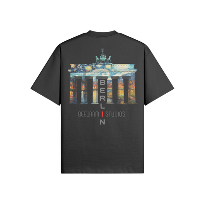 N°7003 | LES LUMIÈRES DE LA PORTE DE BRANDENBOURG | T-SHIRT SURDIMENSIONNÉ | UNISEXE | ÉDITION LIMITÉE